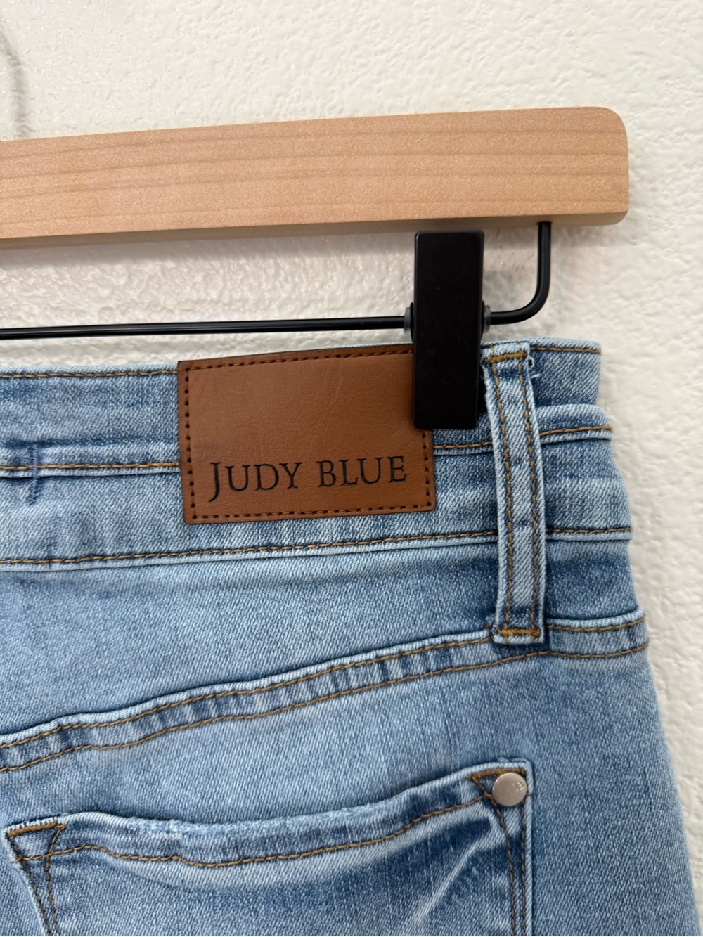 Judy Blue Cool Runnings Wide Leg Crop Jeans Size 5/27 - Picture 3 of 10